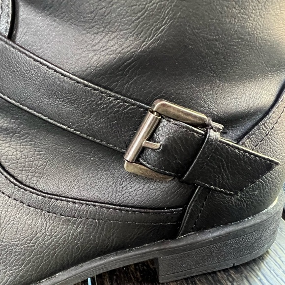 Tall black boots,low heel - Picture 4 of 7